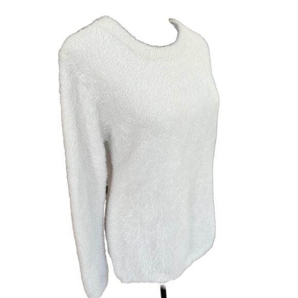 Ellen Tracy white fuzzy crew neck sweater size M - Picture 4 of 6